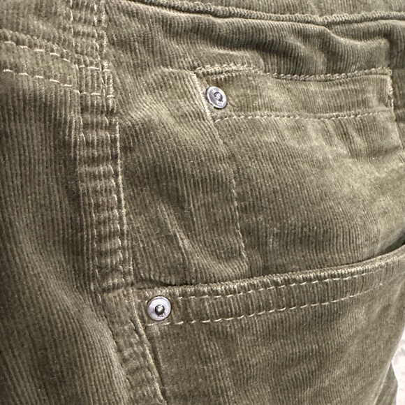 Kut from the Kloth "Karen" baby bootcut Olive corduroy jeans - Picture 6 of 9